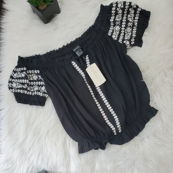 Forever 21 Tops - Forever 21 Juniors black top